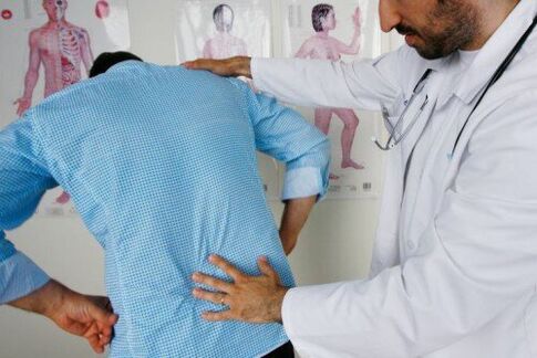 Az ágyéki régióban jelentkező fájdalom diagnosztizálásához orvoshoz kell fordulni